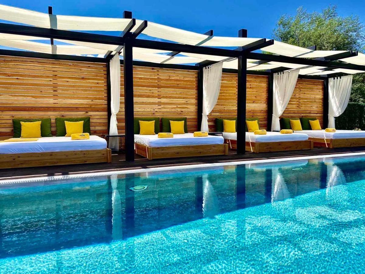 Alpina Luxury Chalets Banya  Bagian luar foto